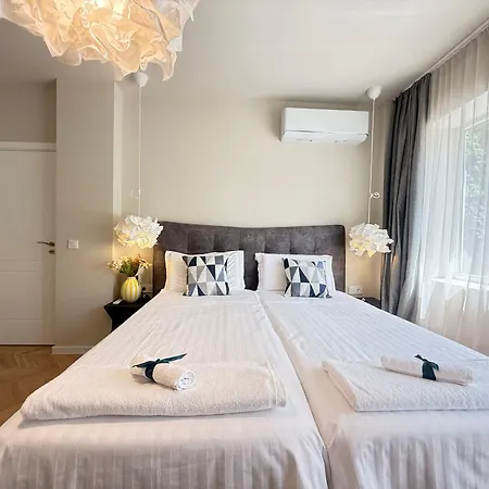 Shanti Urban Oasis Center Warna