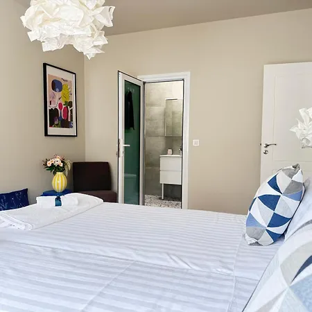 Shanti Urban Oasis Center Apartment *