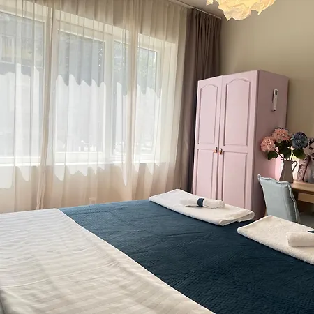 Shanti Urban Oasis Center Apartment *
