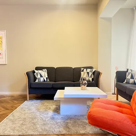 Apartment Shanti Urban Oasis Center