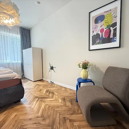 Shanti Urban Oasis Center Warna